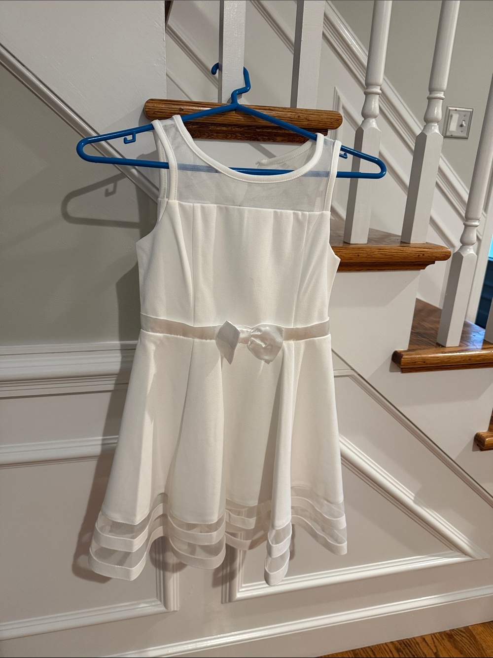 Calvin Klein White Girls' Party Dress with Bow - size 8
